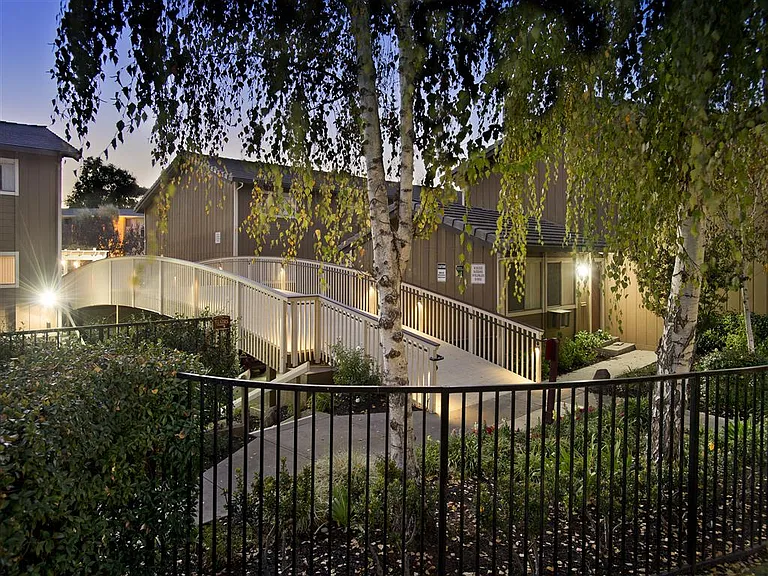 Shadow Oaks Apartment Homes — Photo 23