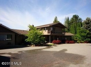 800 Woodstone Ln, East Wenatchee, WA 98802