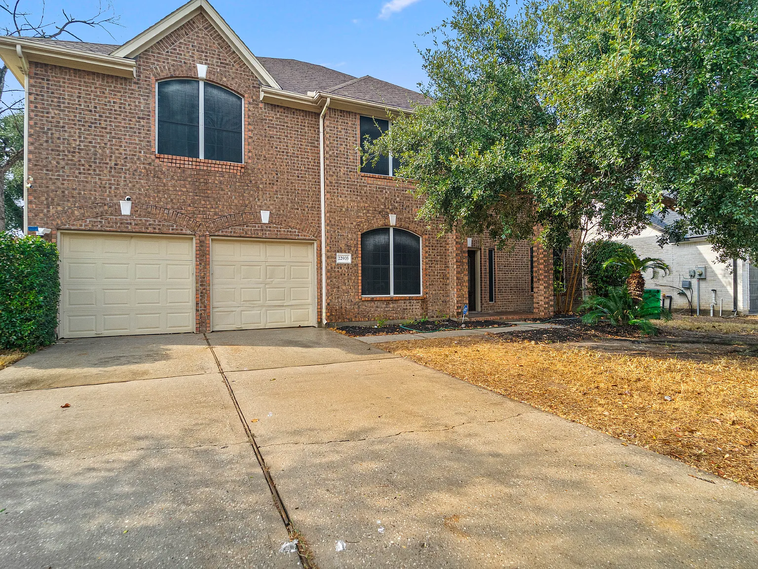 5 bed, 3.5 bath, 4012 sqft, $5,800 — Photo 2