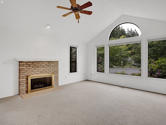 5th image of 3002 SE 157th Ave