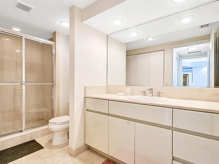 3000 Island Blvd #903 — Photo 8