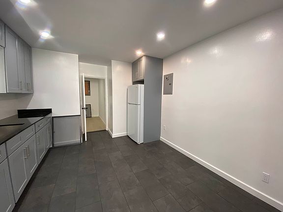 4th image of 63-37 75th Pl Floor 1