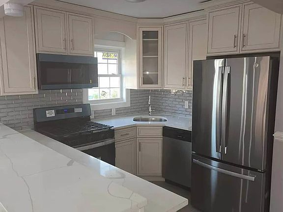 3rd image of 167-12 110th Ave #1