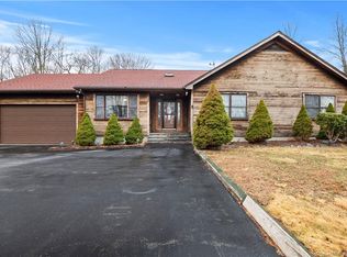 133 Niles Hill Rd, Waterford, CT 06385