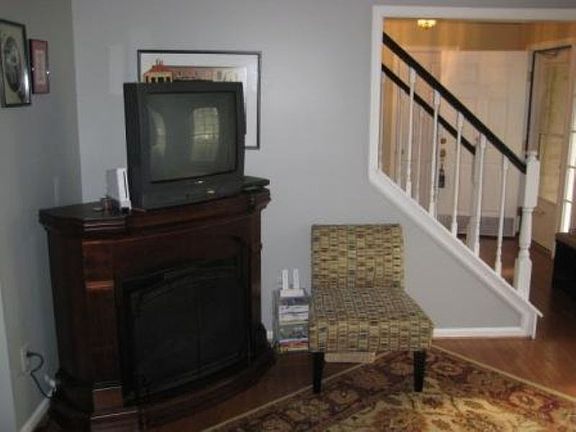3rd image of 1436 Fishers Mill Ct