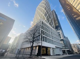 230 Simcoe St #2413, Toronto, ON M5T 0G7