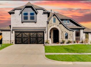 457 Wolf Creek Dr, Waxahachie, TX 75165
