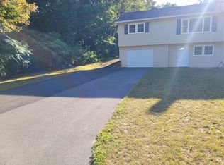 10 Rayes Dr, Hudson, NH 03051