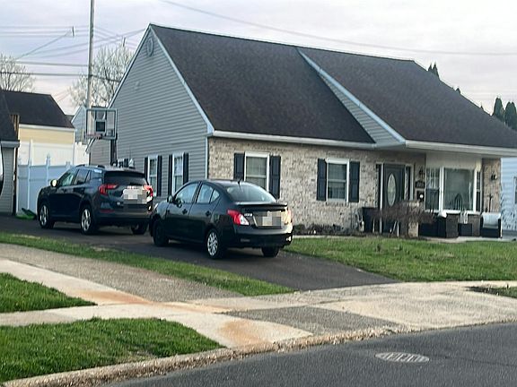 3rd image of 2861 Berwyn Rd