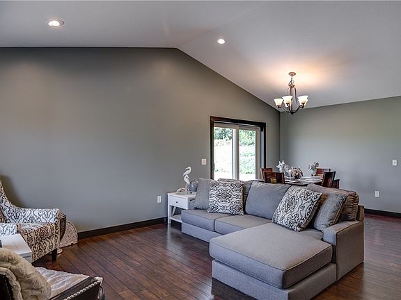 3rd image of 2324 NE Sugar Maple Road