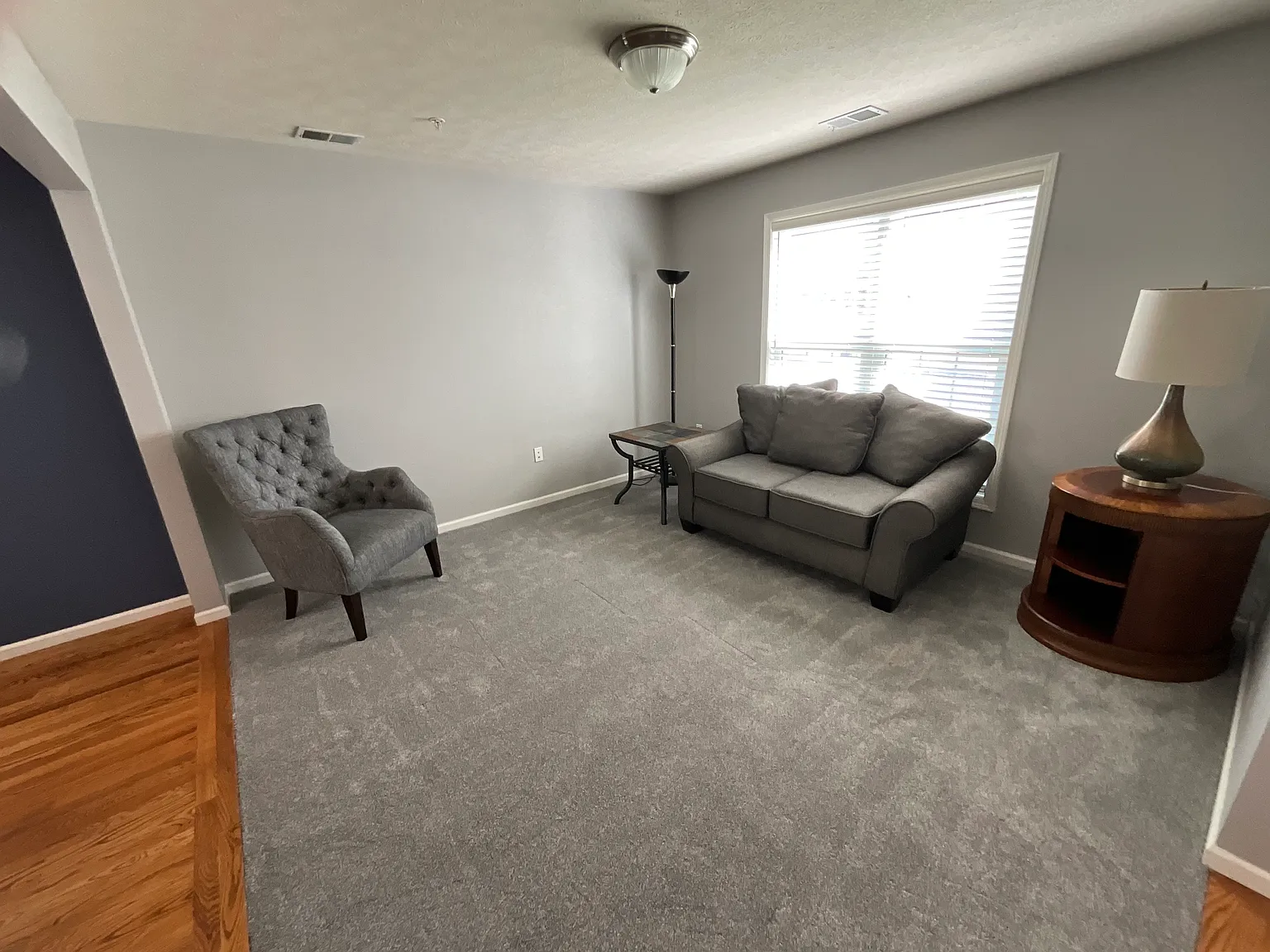 4 bed, 2.5 bath, 3500 sqft, $4,000 — Photo 2