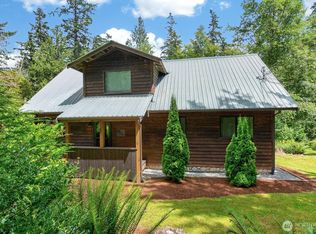 1649 Hemlock Dr, Camano Island, WA 98282