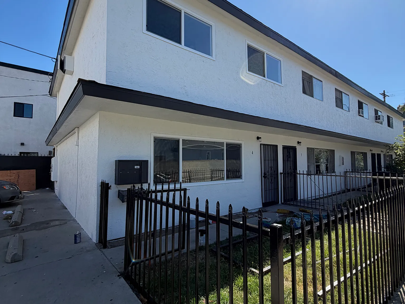 3 bed, 2.5 bath, 1100 sqft, $3,300 — Photo 2