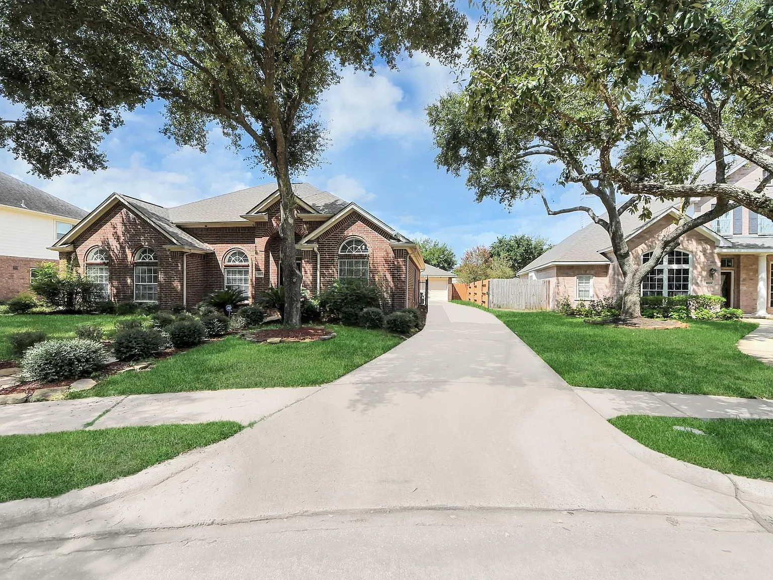 4 bed, 3.0 bath, 2599 sqft, $2,700 — Photo 3