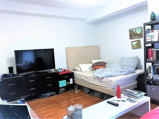 Rented by Dynamik Realty | media 28