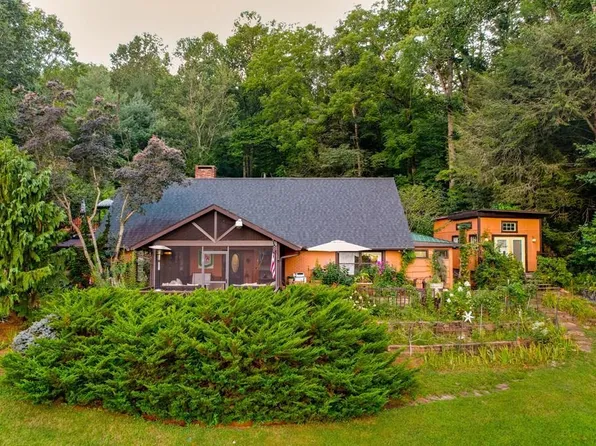 267 Turkey Pen Rd, Franklin, NC 28734