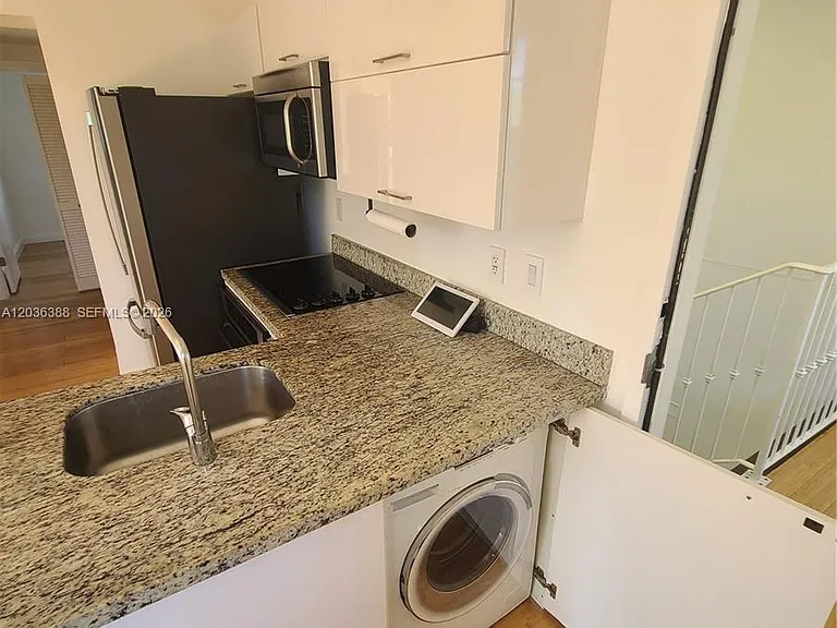 825 Michigan Ave #3 — Photo 15