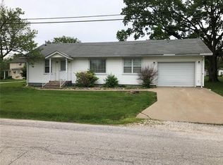 303 S Madison St, Perry, MO 63462