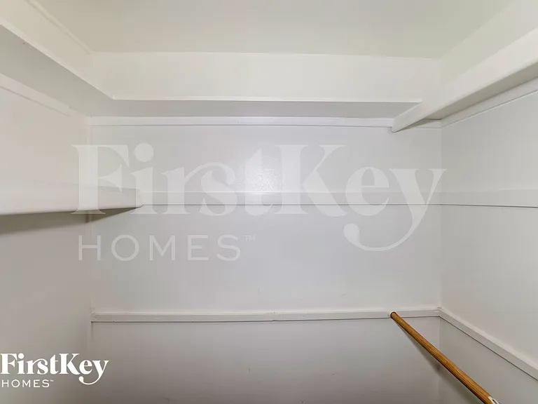 7646 N 37th Ave — Photo 12