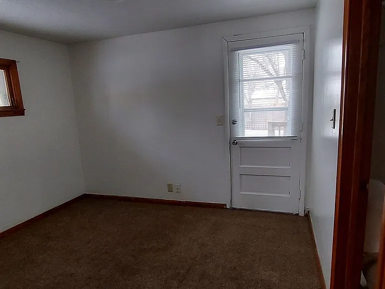 921 4th Ave NE — Photo 19