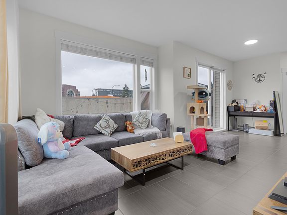 5th image of 1975 McCallum Rd #202