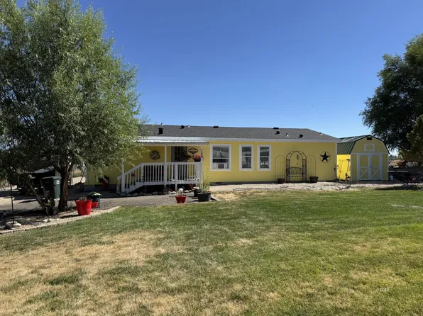 748 Spring Valley Pkwy, Spring Creek, NV 89815