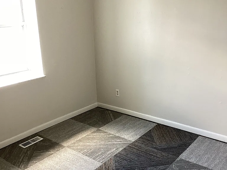 2 bed, 1.0 bath, 700 sqft, $725 — Photo 9