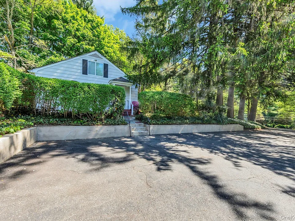 15 Cherry Ln