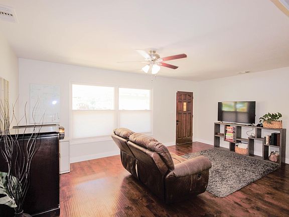 5th image of 698 Patricia Ln #A