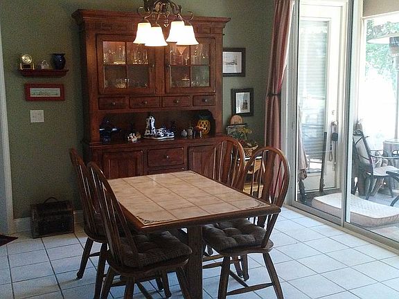 Eat in kitchen