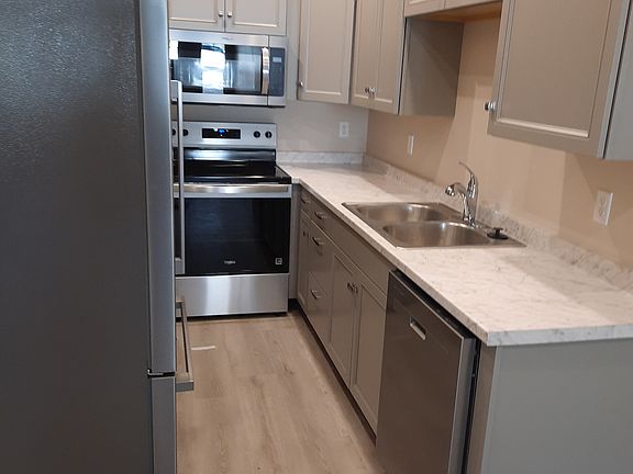 5th image of 382 NE 10th St #3