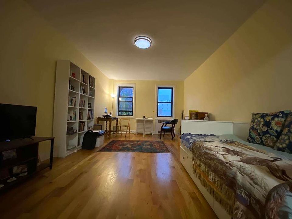 2nd image of 105 Winthrop St APT 4F
