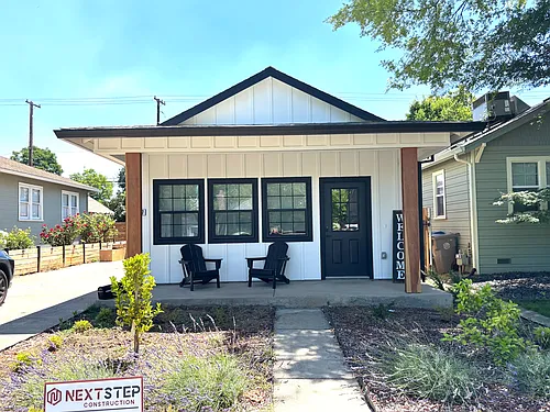 1567 49th St Photo 1