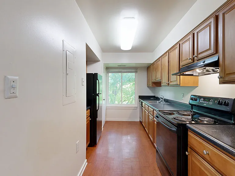 Seneca Place — Photo 64