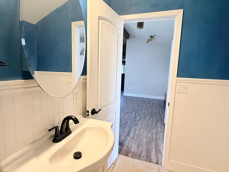208 Circuit Dr #1 — Photo 9