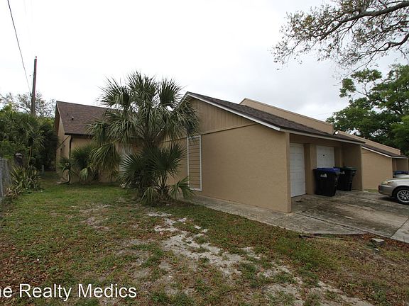 2nd image of 5207 Bonnie Brae Cir