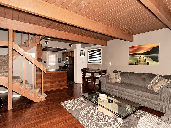 5th image of 301 Meadow Green Ln