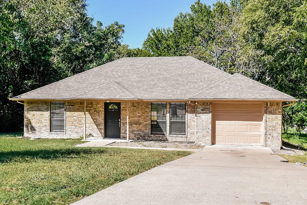 3 bed, 2.0 bath, 1506 sqft, $1,975 — Photo 1