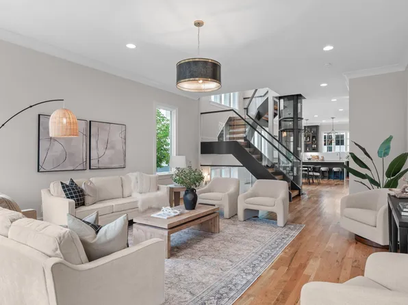 418 1/2 Saint Marys St, Raleigh, NC 27605