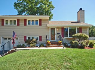 21 Cole Rd, Cedar Grove, NJ 07009