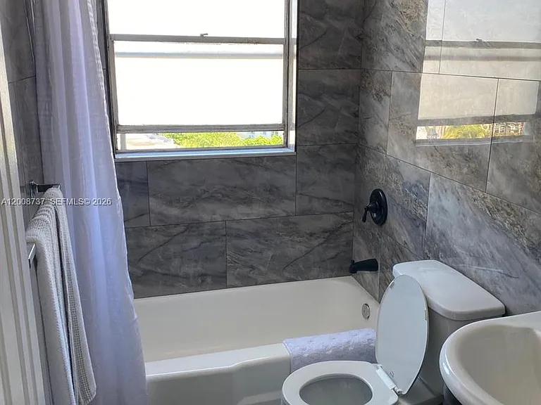 1881 Washington Ave #7C — Photo 6