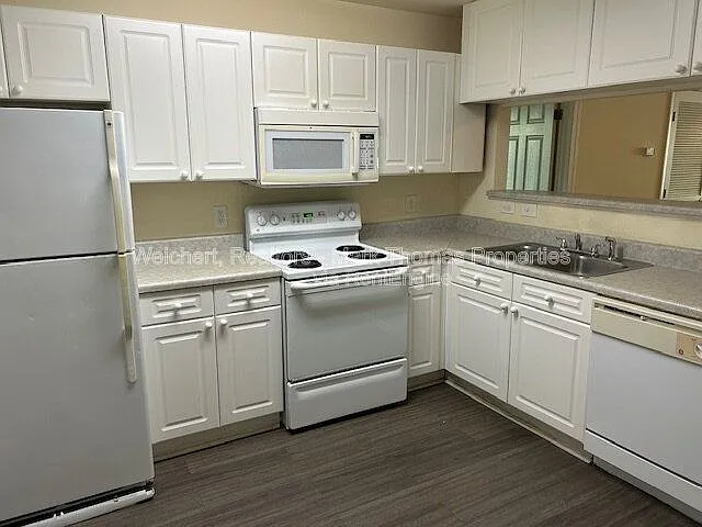929 Morreene Rd #D23 — Photo 3