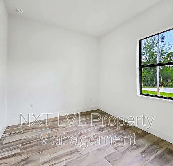 4113 Kismet Pkwy W — Photo 17