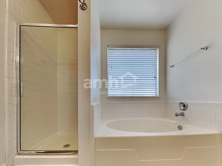 5349 Yale Dr — Photo 11
