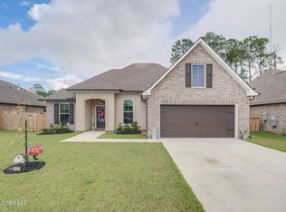 820 Leeward Dr, Biloxi, MS 39532