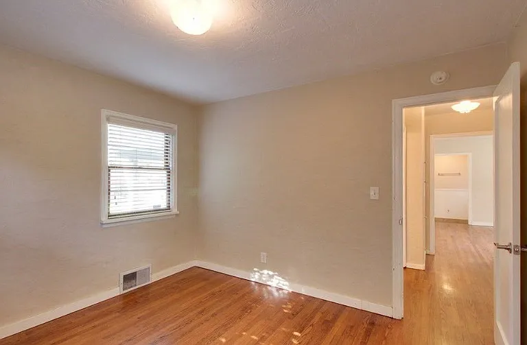 1515 Melrose St — Photo 3