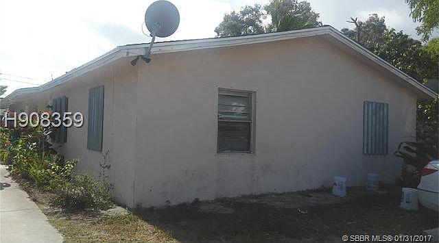 2nd image of 413 Perry Ave