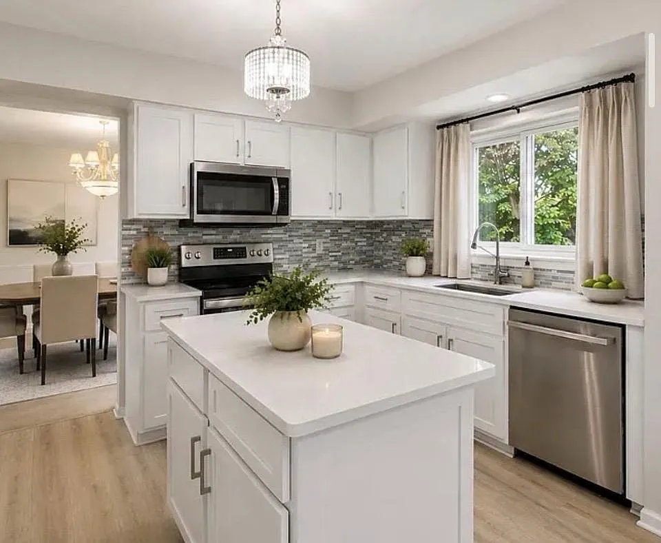 4 bed, 2986 sqft, $2,999 — Photo 4