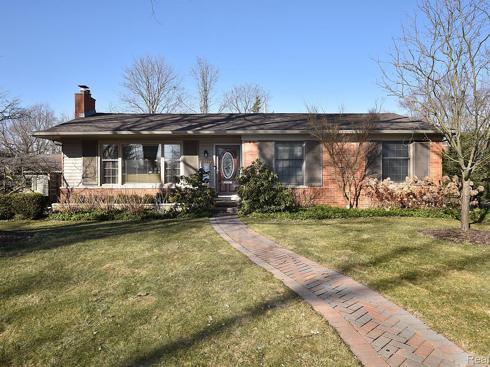 1st image of 31727 Sheridan Dr