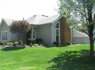 14 Stone Ridge Blvd, Hermitage, PA 16148